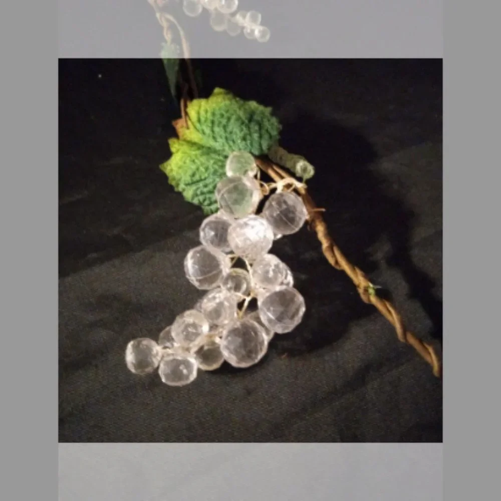 6ft Clear Acrylic Grape Vine